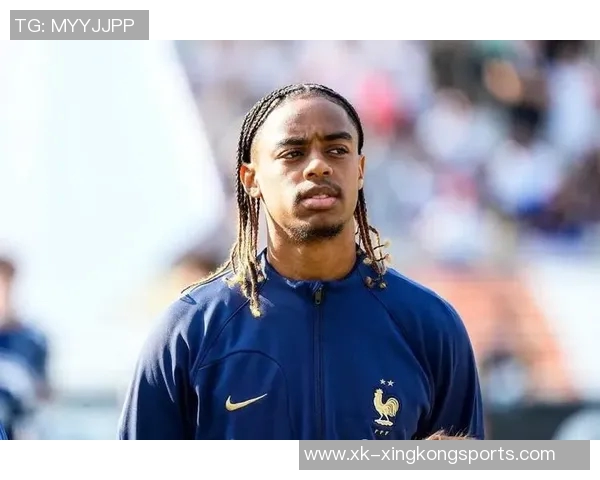 德尚调侃科曼在沙特联赛踢球假期生活引发关注