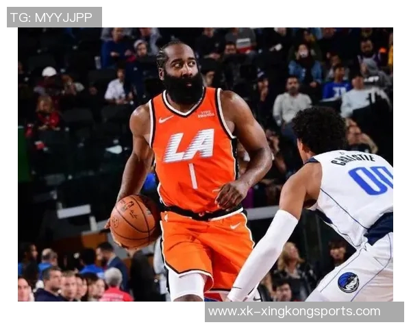 克莱重现昔日风采半场三分表现亮眼单防字母展现防守实力